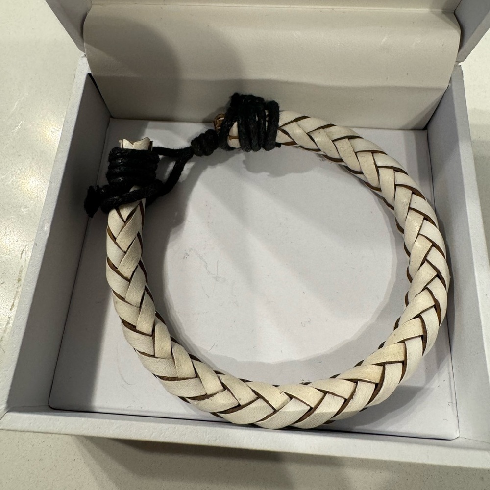 Leather weaved bracelet